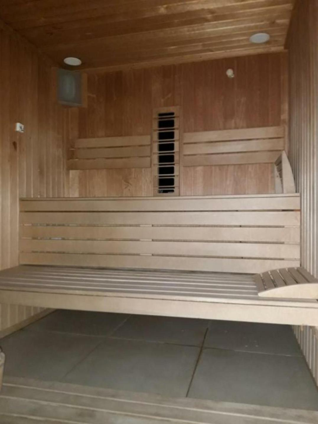 Luxury Suite Alezzi Beach Apartment Piscina Incalzita Sauna Jacuzzi Parking Navodari Exterior photo
